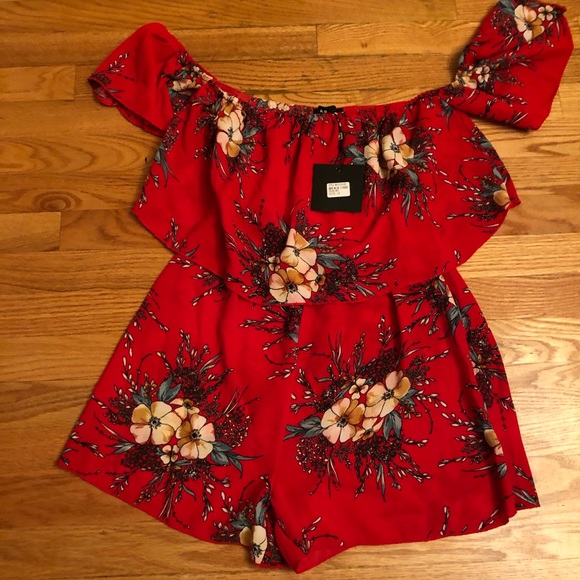 Red floral romper - Picture 2 of 11
